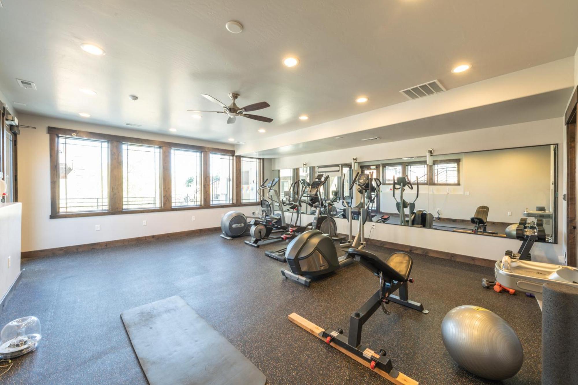Blackstone Luxury 2Br, Walk To Skiing At Cabriolet, Mountain View, Shared Pool And Hot Tub, Gym 파크 시티 외부 사진